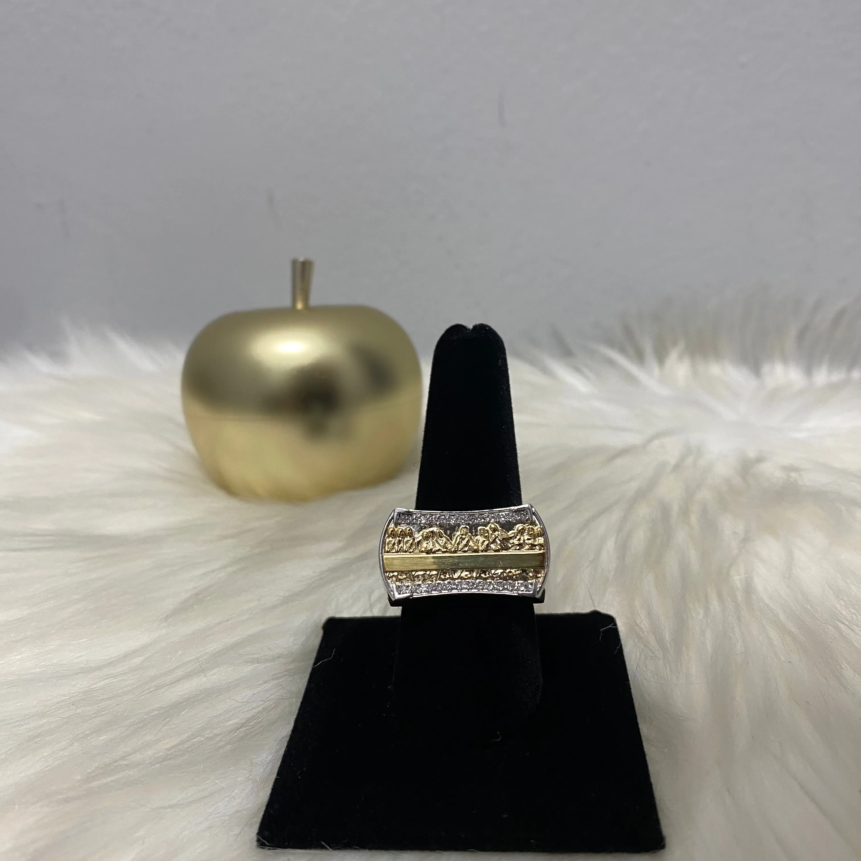 10K White-Yellow Gold Diamond Last Supper Ring 0.29Ct Dia / 9gr / Size 9 / 10