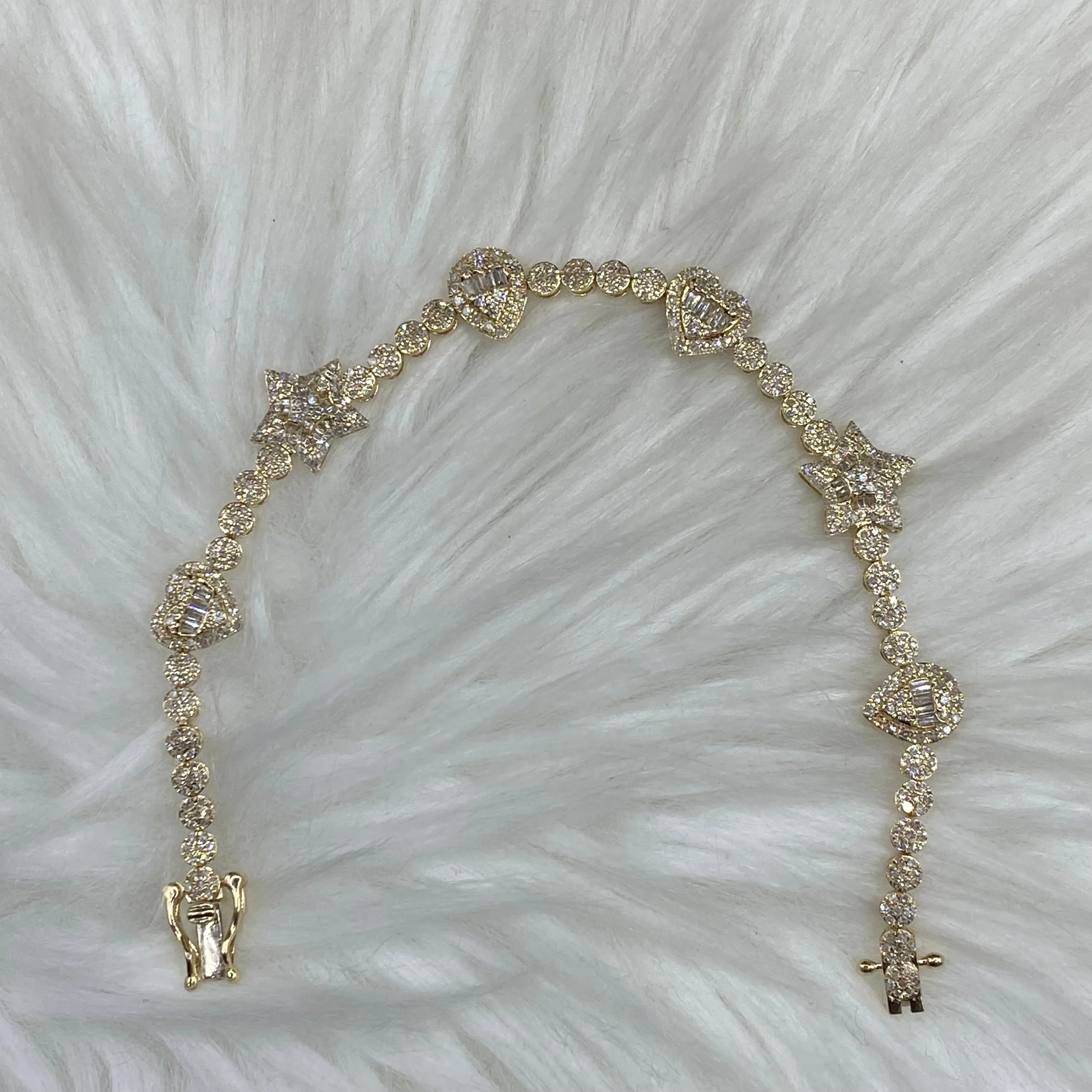10K Yellow Gold Diamond Luxury Heart/Star Bracelet 2.81Ct Dia / 10.2gr / 3.7mm / 7in