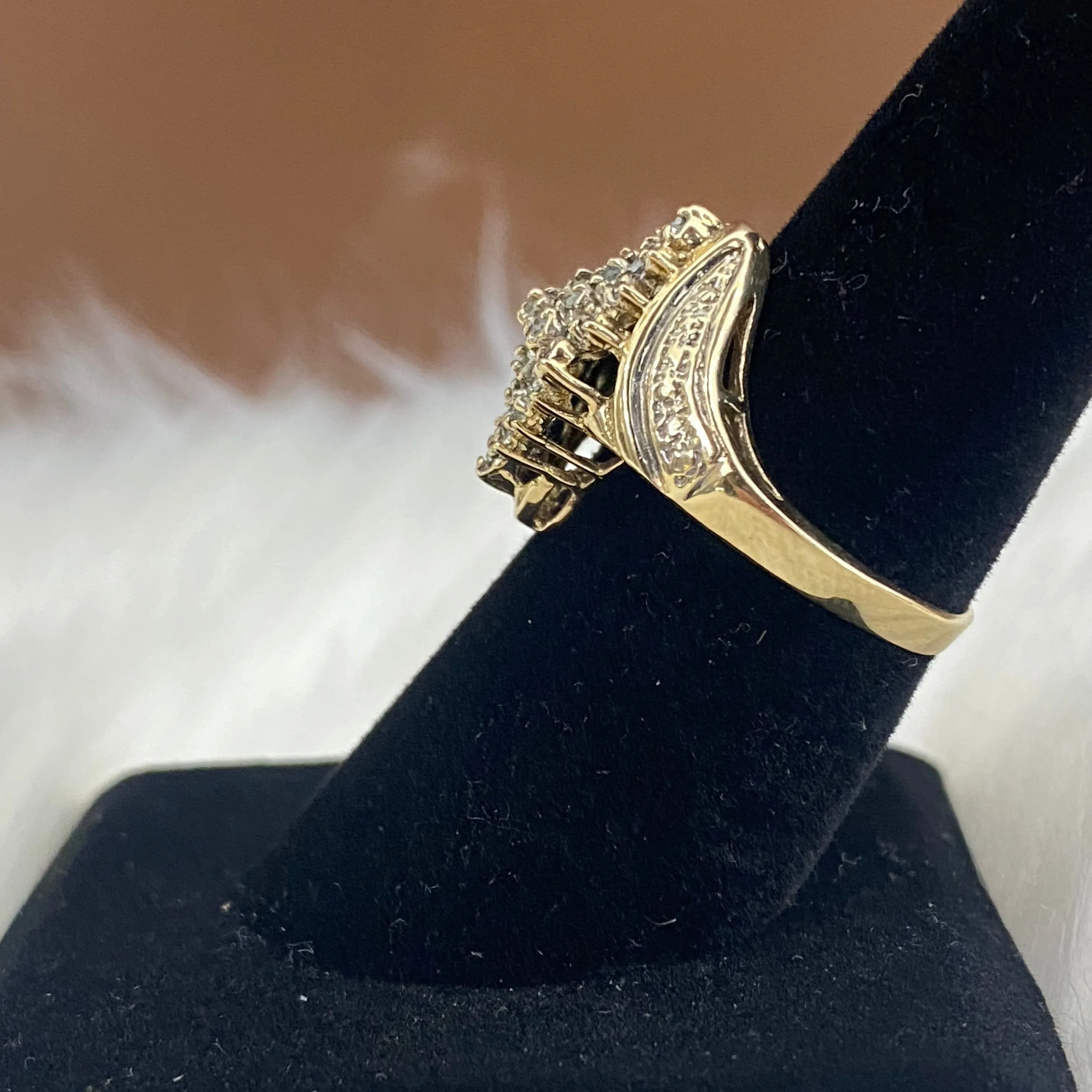 10K Yellow Gold Diamond Luxury Wedding Ring Ct Dia / 4.1gr / Size 7