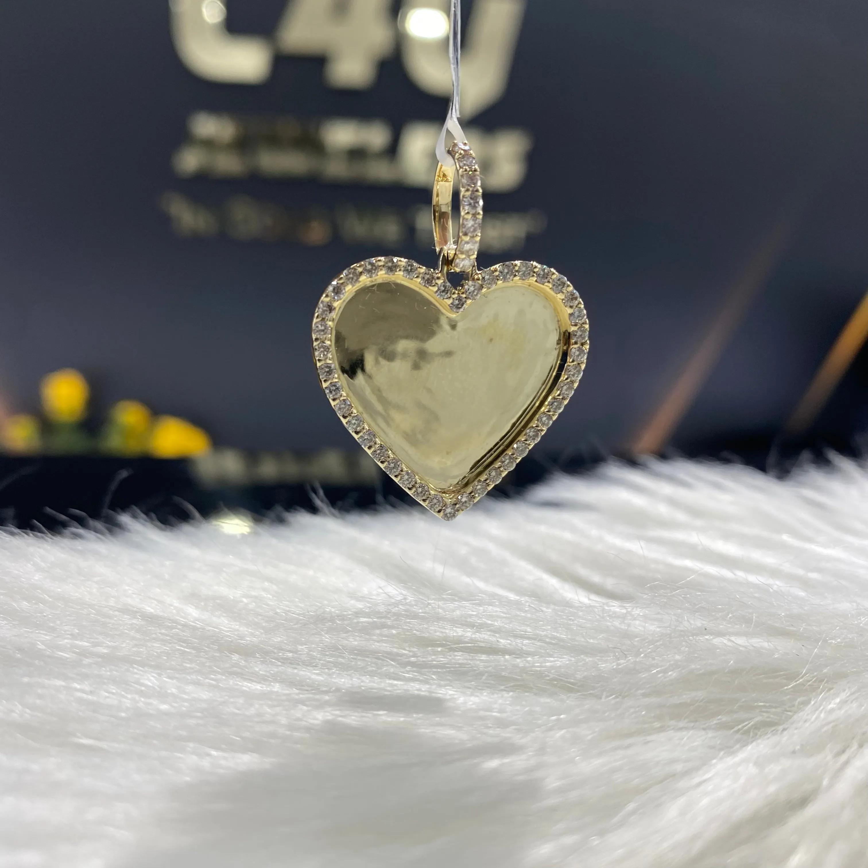 10K Yellow Gold Diamond Memorial Heart Pendant 0.96Ct Dia / 7.1gr