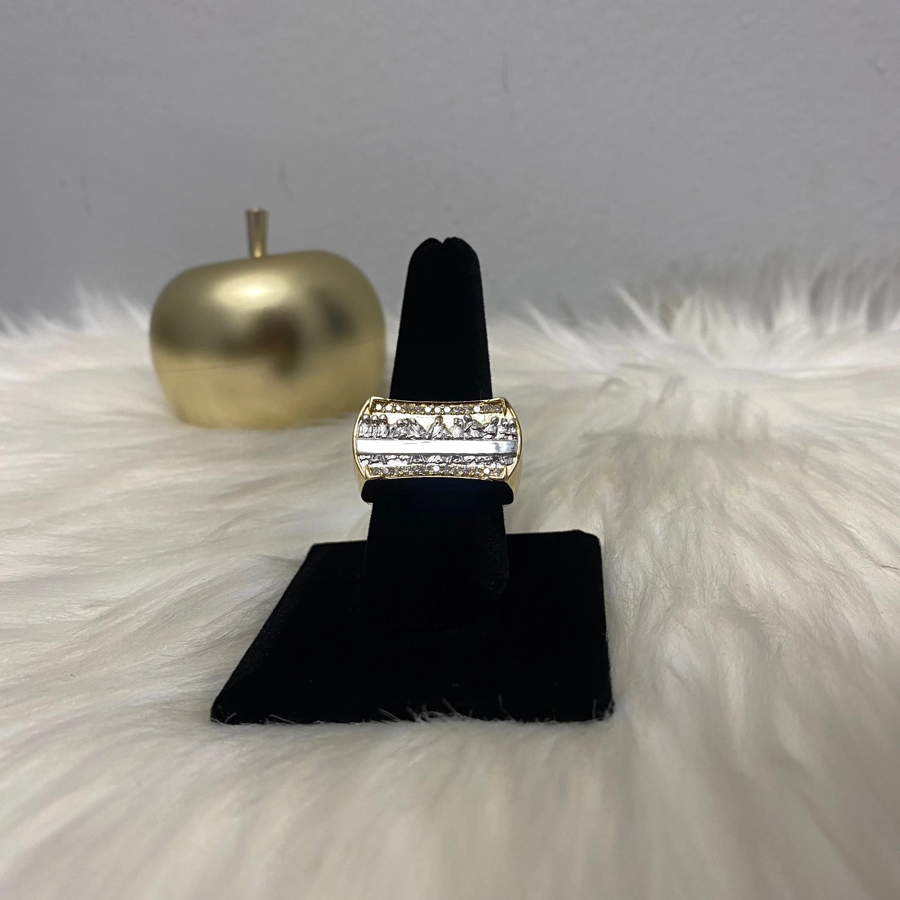 10K Yellow - White Gold Diamond Last Supper Ring 0.29Ct Dia / 9gr / Size 10