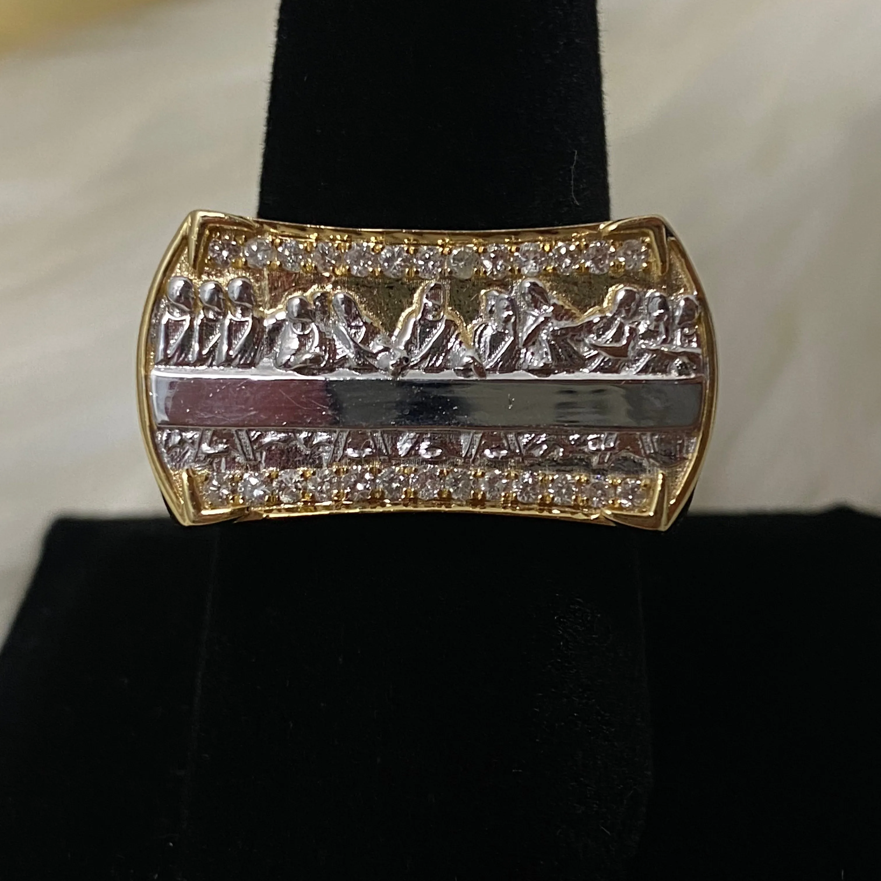 10K Yellow - White Gold Diamond Last Supper Ring 0.29Ct Dia / 9gr / Size 10