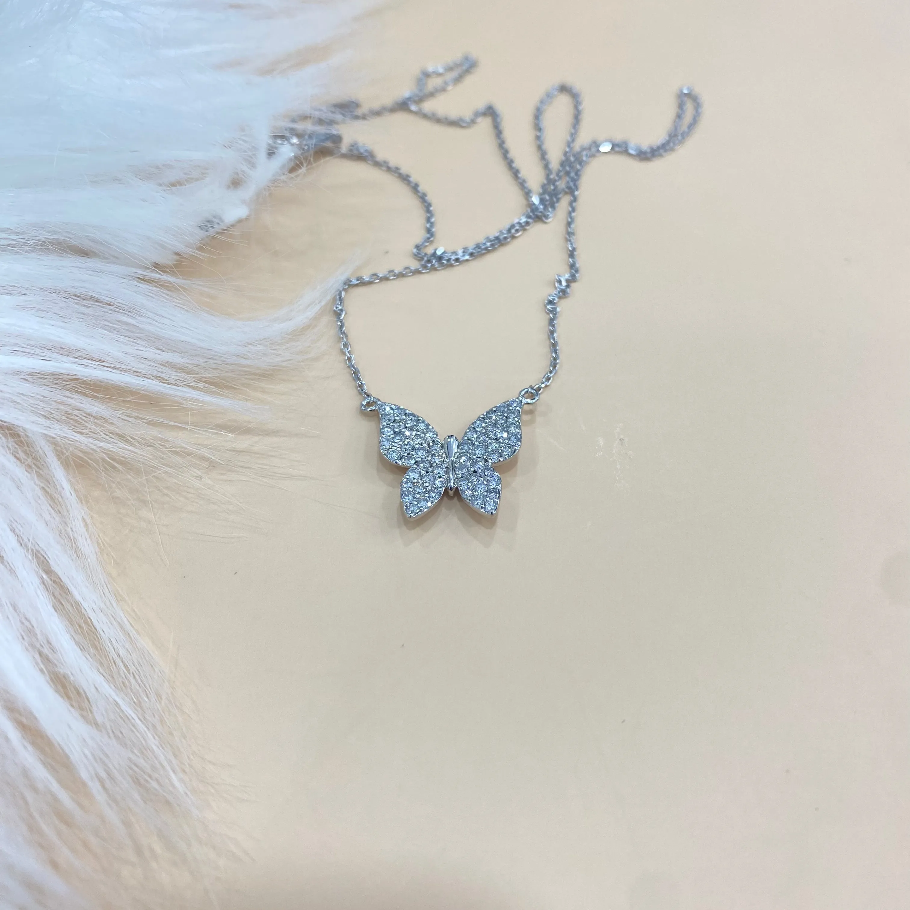 14K White Gold Diamond Butterfly Chain 0.75Ct / 2.9gr
