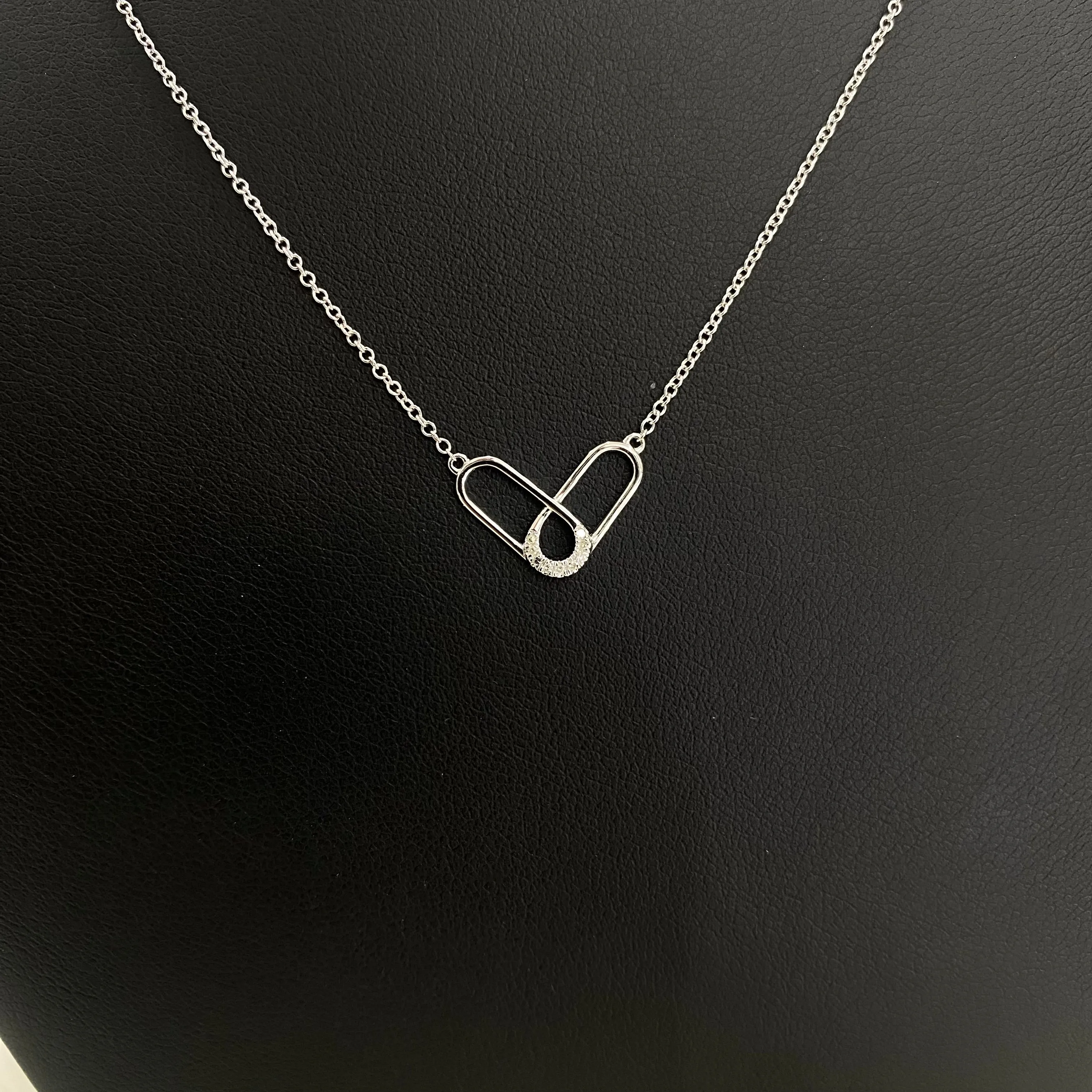 14K White Gold Diamond Heart Jewelry Set 0.03Ct / 1.7gr