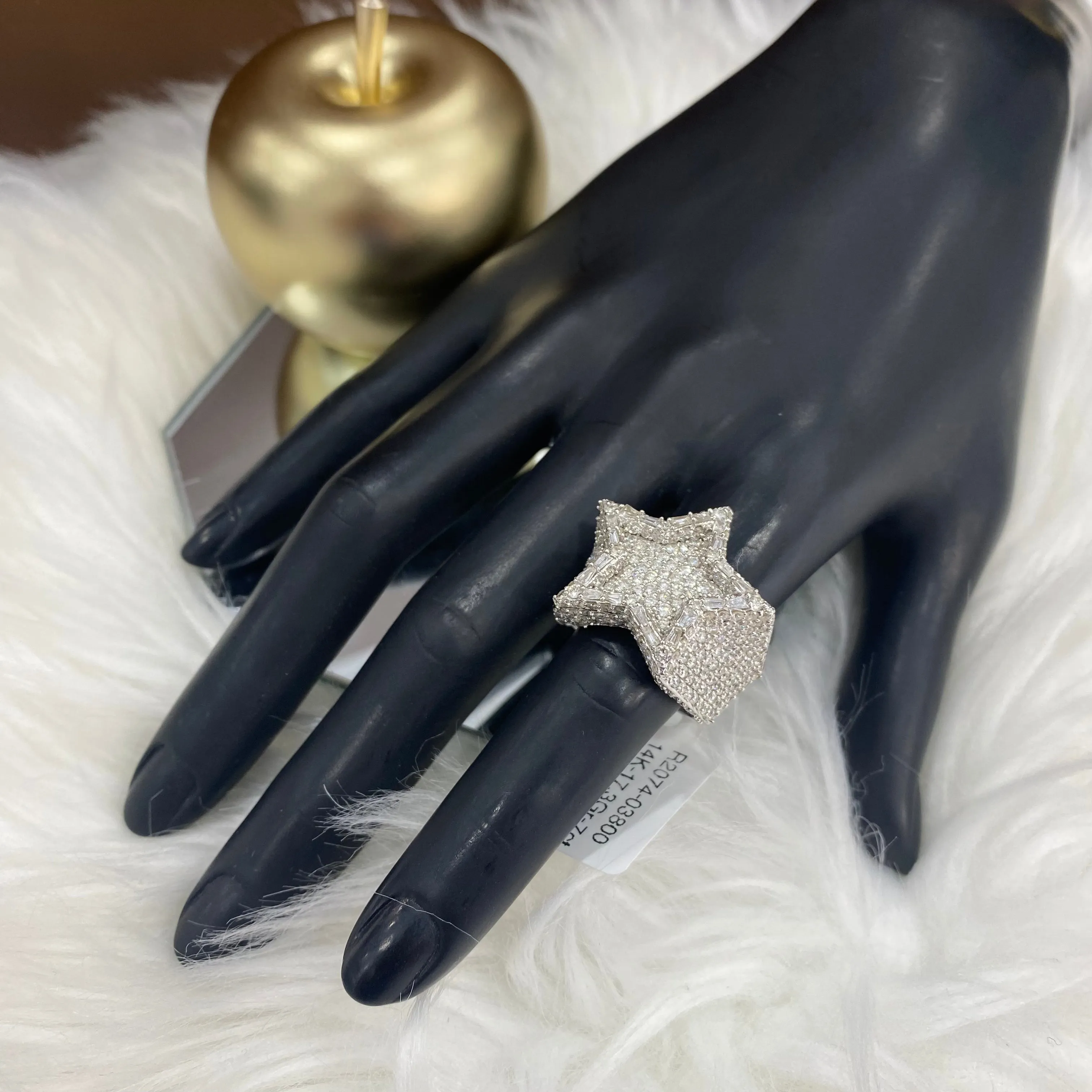 14K White Gold Diamond Star Ring 7Ct / 17.3gr / Size 9 1/2
