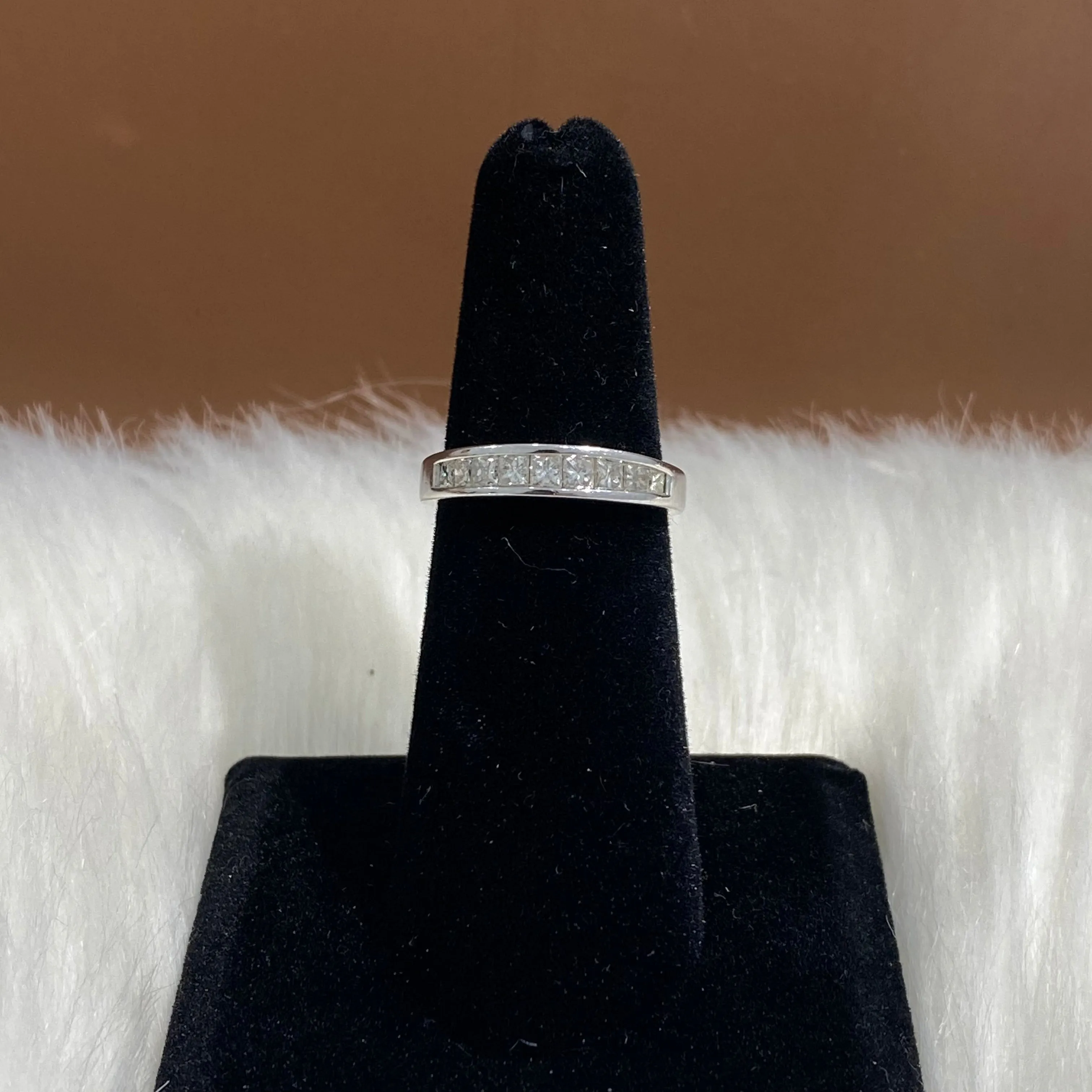 14K White Gold Luxury Engagement Ring Ct Dia / 3gr / Size 5.5