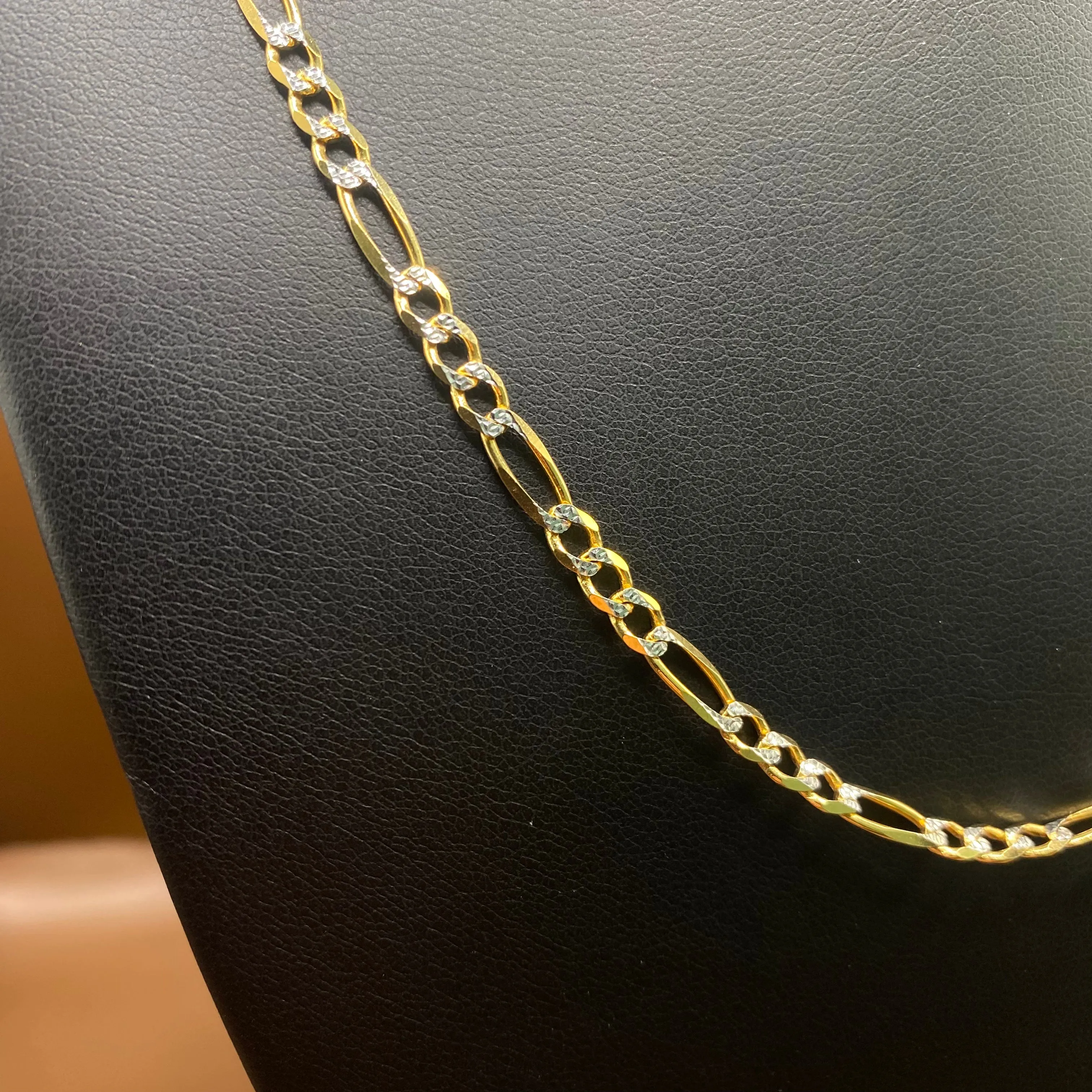 14K Yellow Gold Figaro Diamond Cut Chain / 11.6gr / 3.7mm / 24in