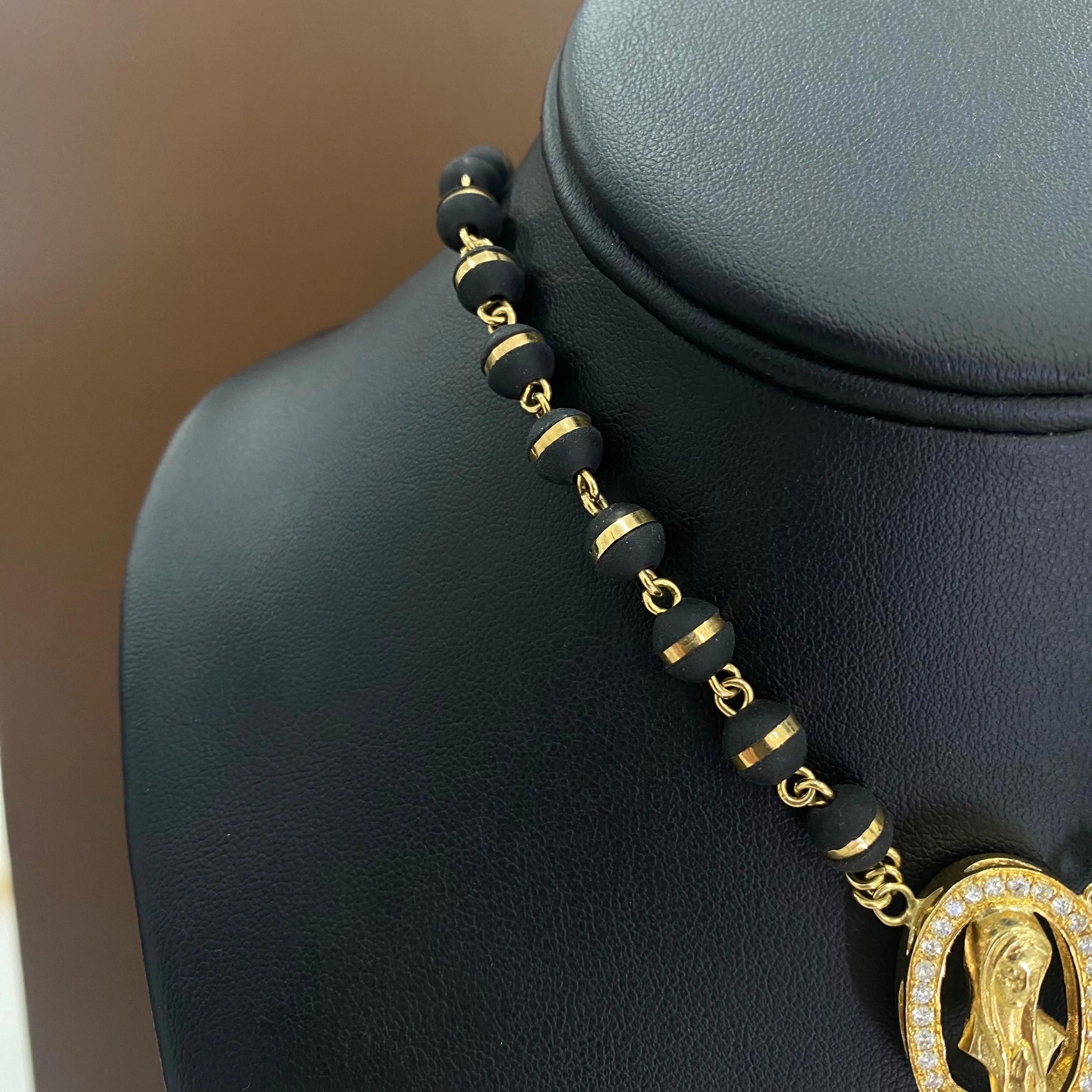 18K Yellow Gold Diamond Rosary Chain Ct Dia / 61gr / 30in