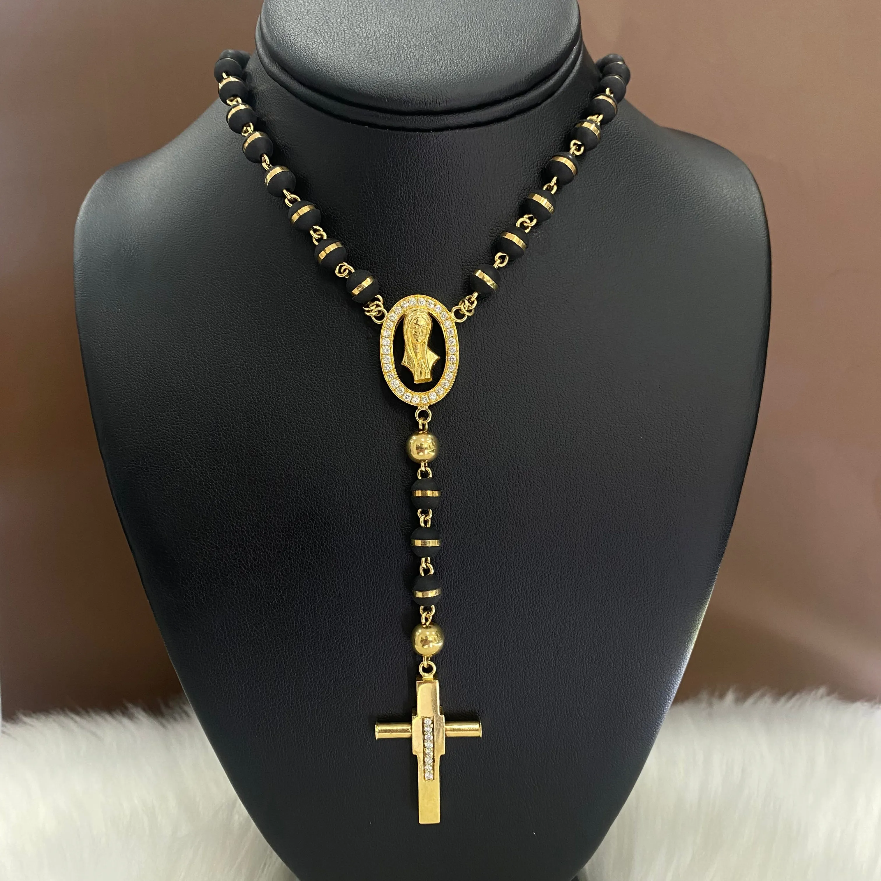 18K Yellow Gold Diamond Rosary Chain Ct Dia / 61gr / 30in