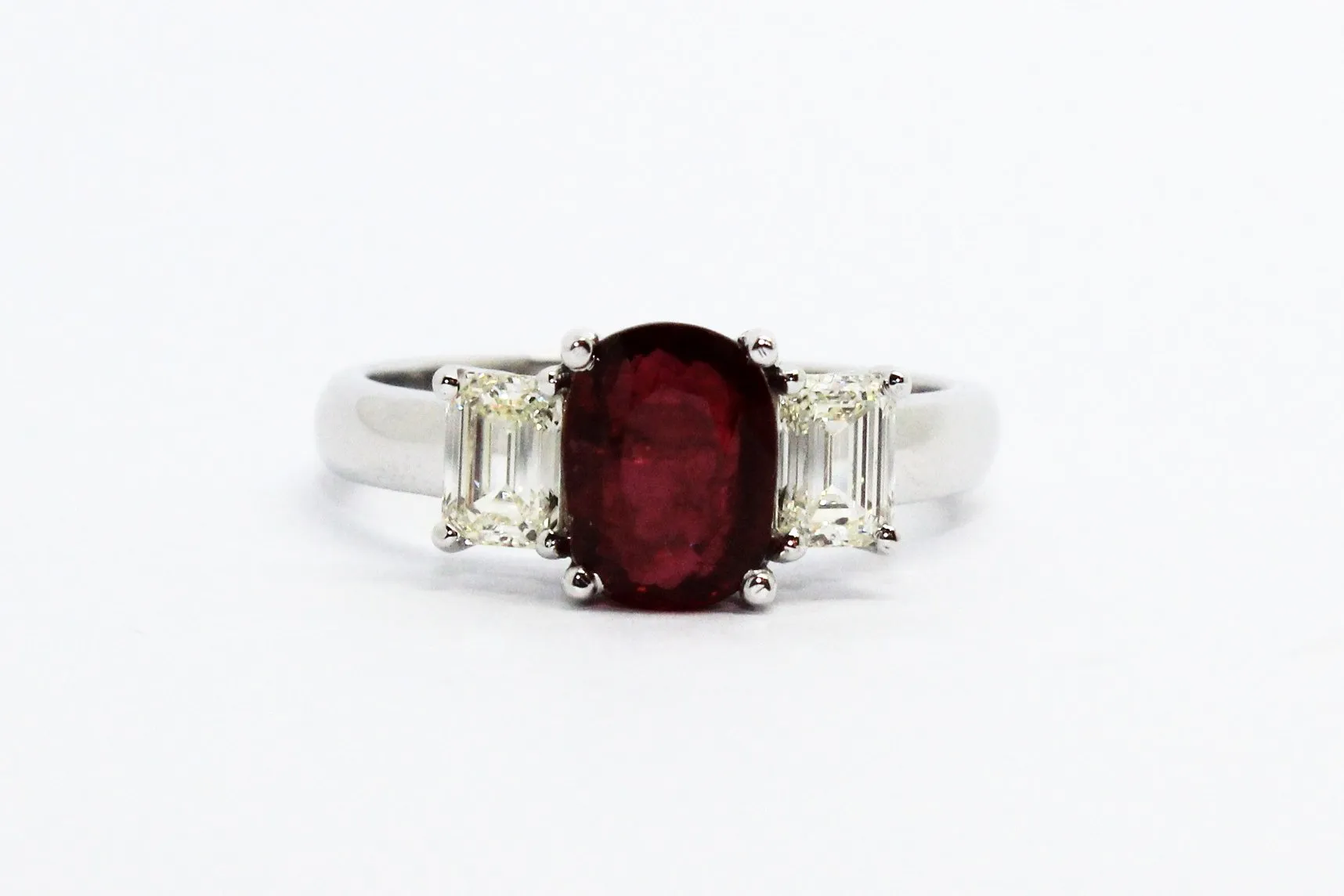 BLOOD RUBY AND DIAMOND RING AD NO.1624