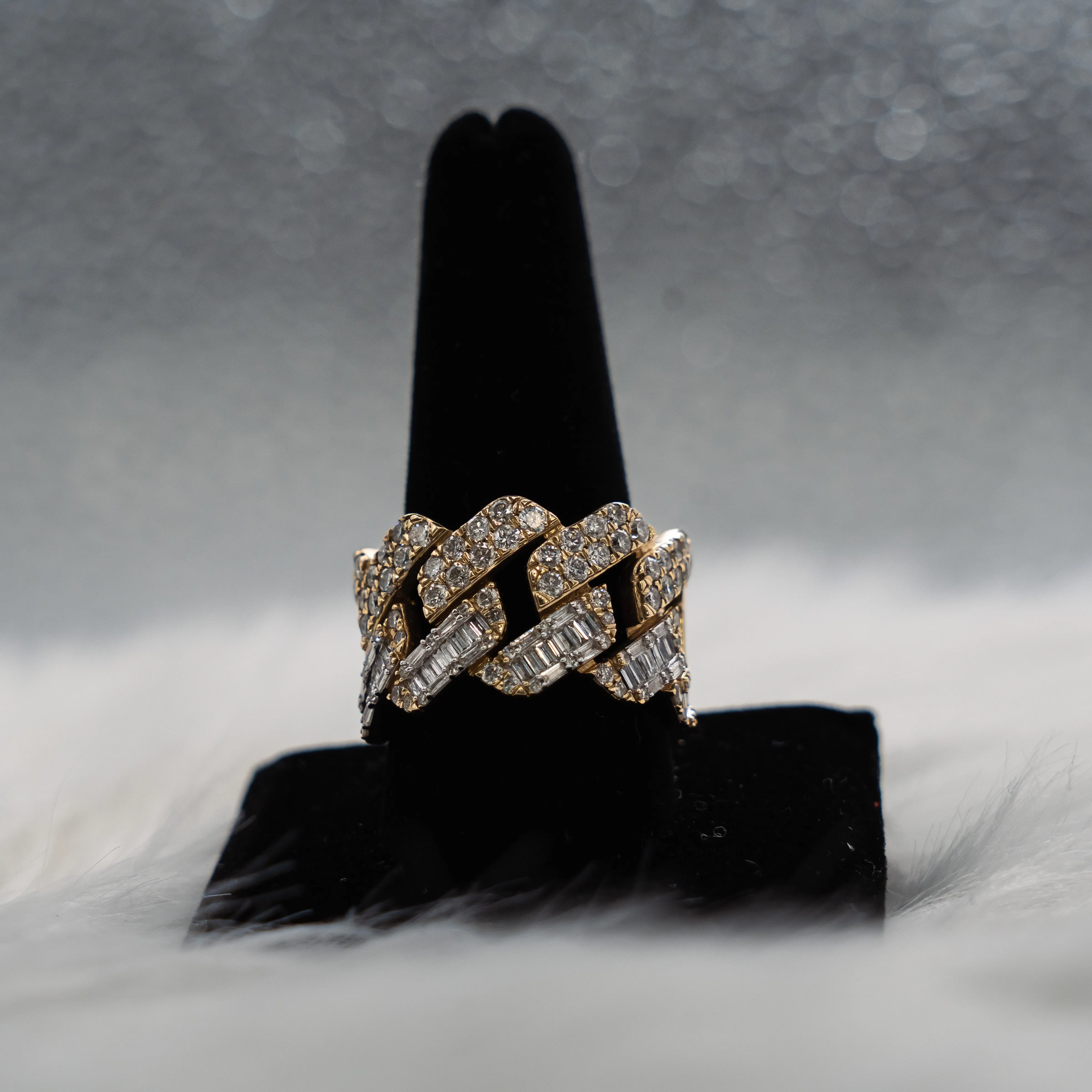 Chain Ring 14K Yellow Gold With Diamond 2,75ct / 14.9gr / Size 10.5