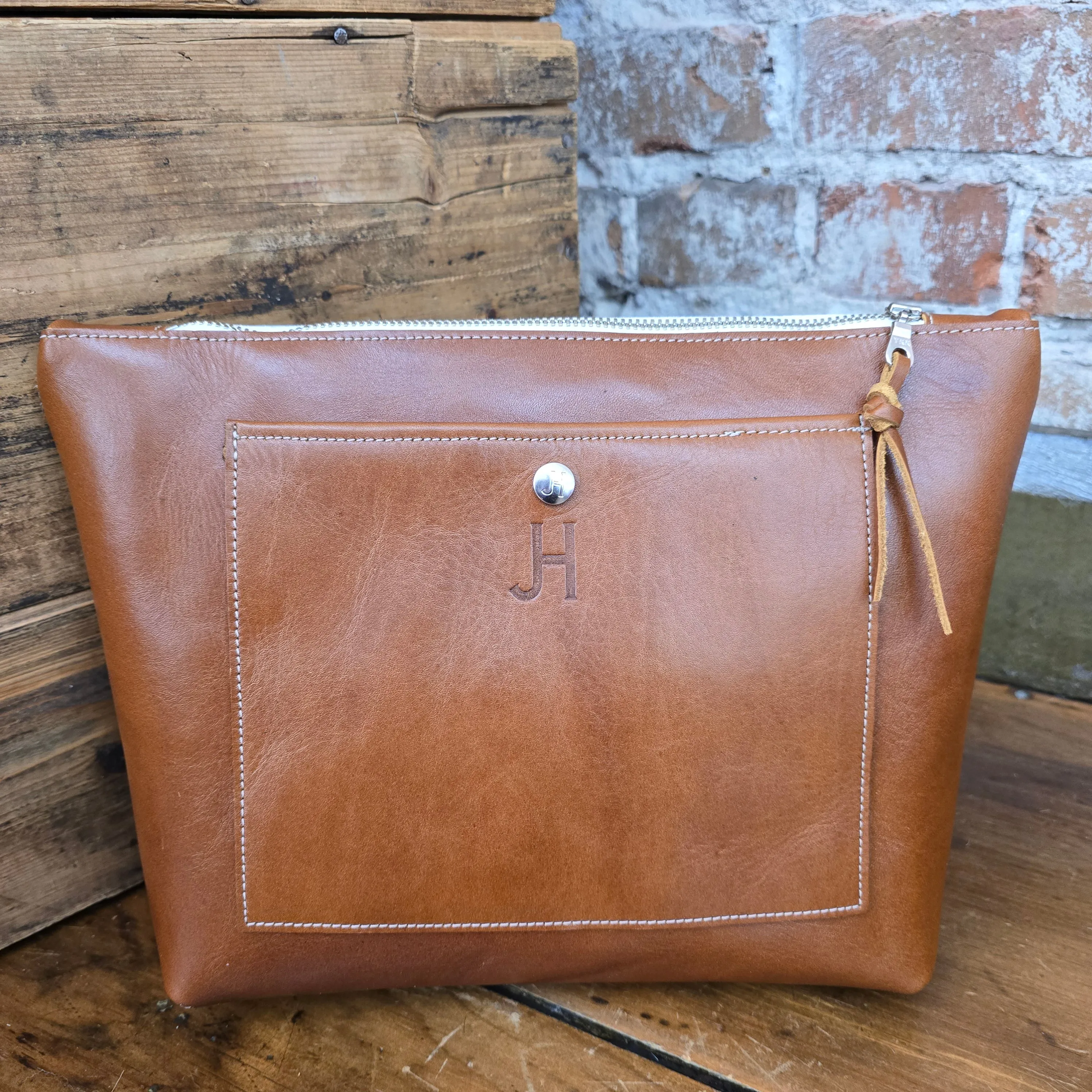 Cowhide Travel Makeup Bag (Bourbon)