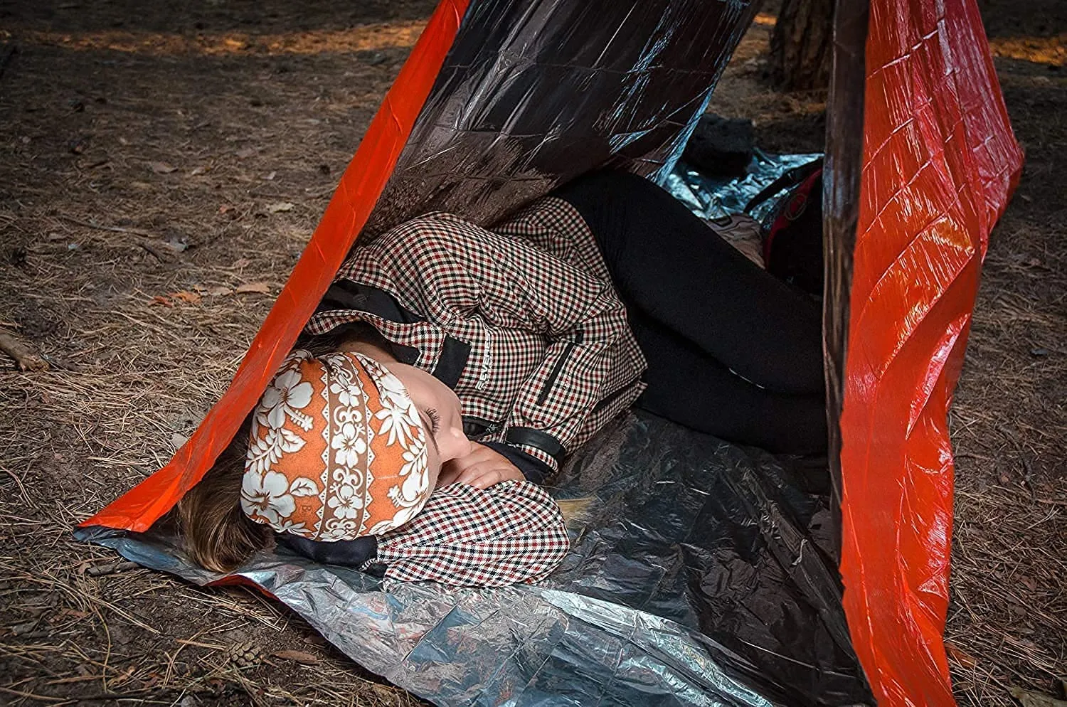 Emergency Shelter Emergency Tube Tent Survival Tarp - Rescue Gear - Emergency Kit - Reflective Mylar Survival Tent – Includes Whistle, Compass and Survival Hook Hiking Supplies Kit Camping Essentials