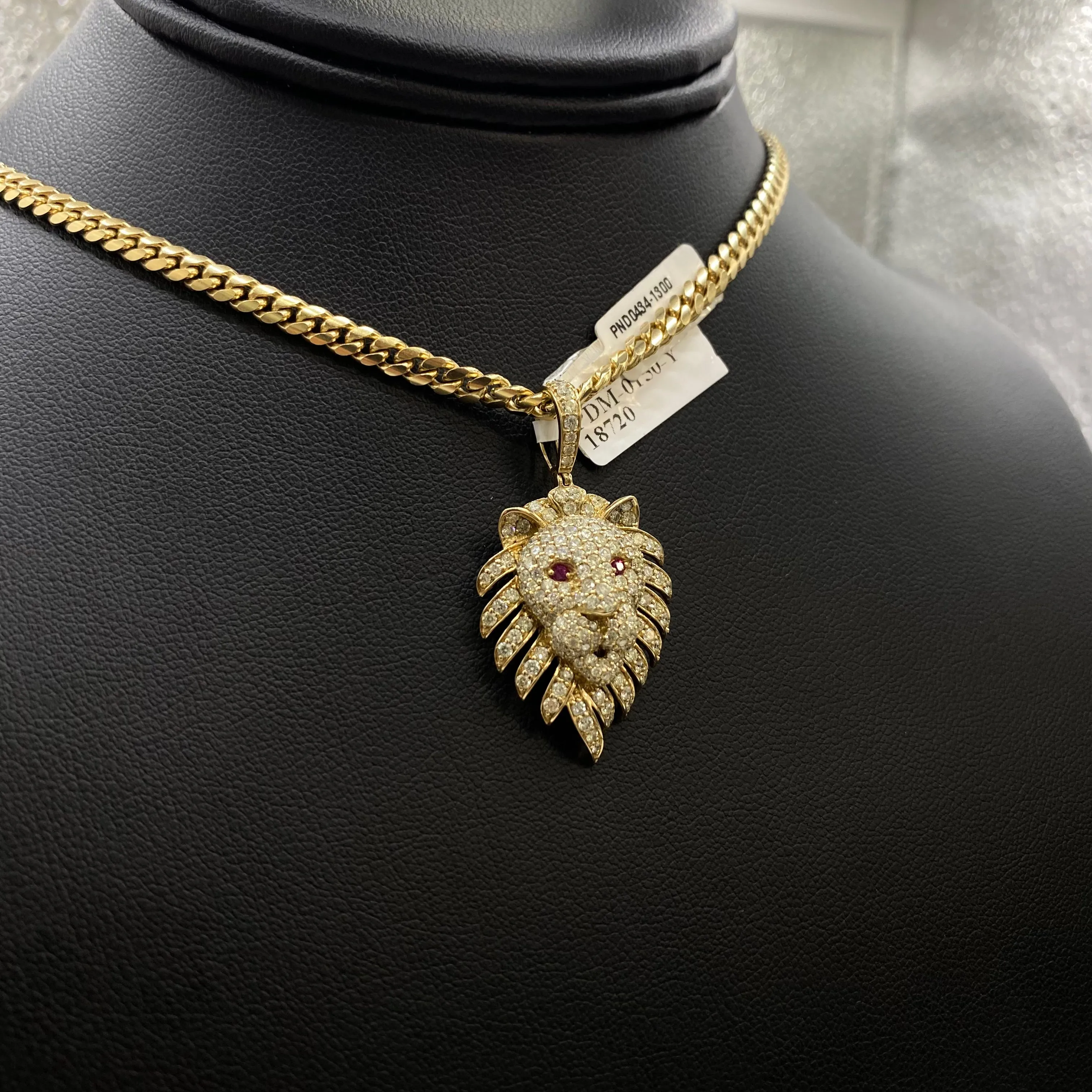 Lion Pendant 14K Yellow Gold With Diamond 2.22Ct Dia / 5.3gr