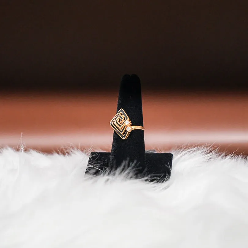 Onix Ring 10K Yellow Gold With Diamonds / 3.7gr / Size 8