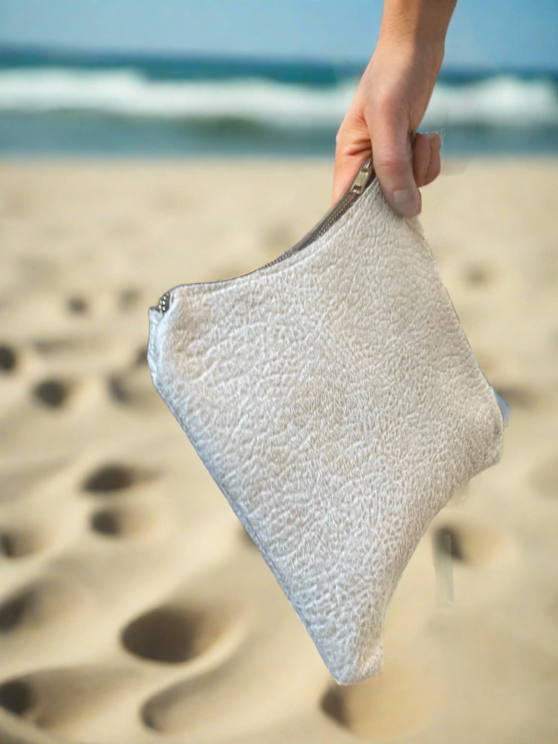 "Beige Vegan Leather Bag – Stylish and Eco-Friendly"
