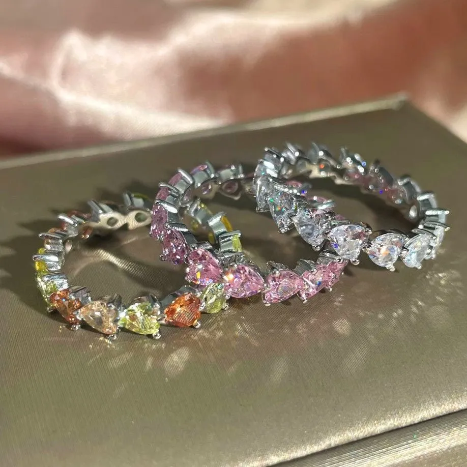 Round heart-shaped ring
