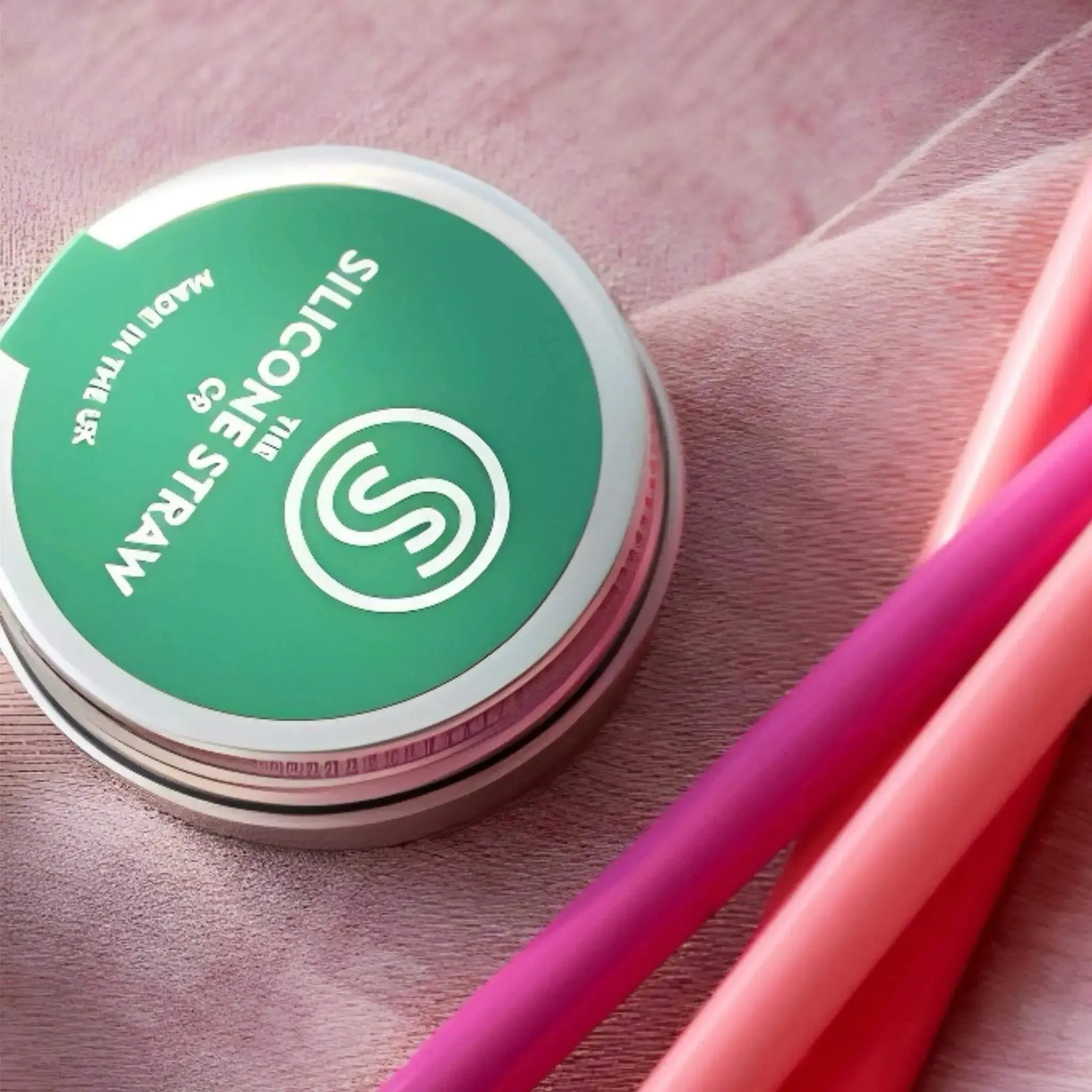 The Silicone Straw Co. Travel Straw in Tin - Green