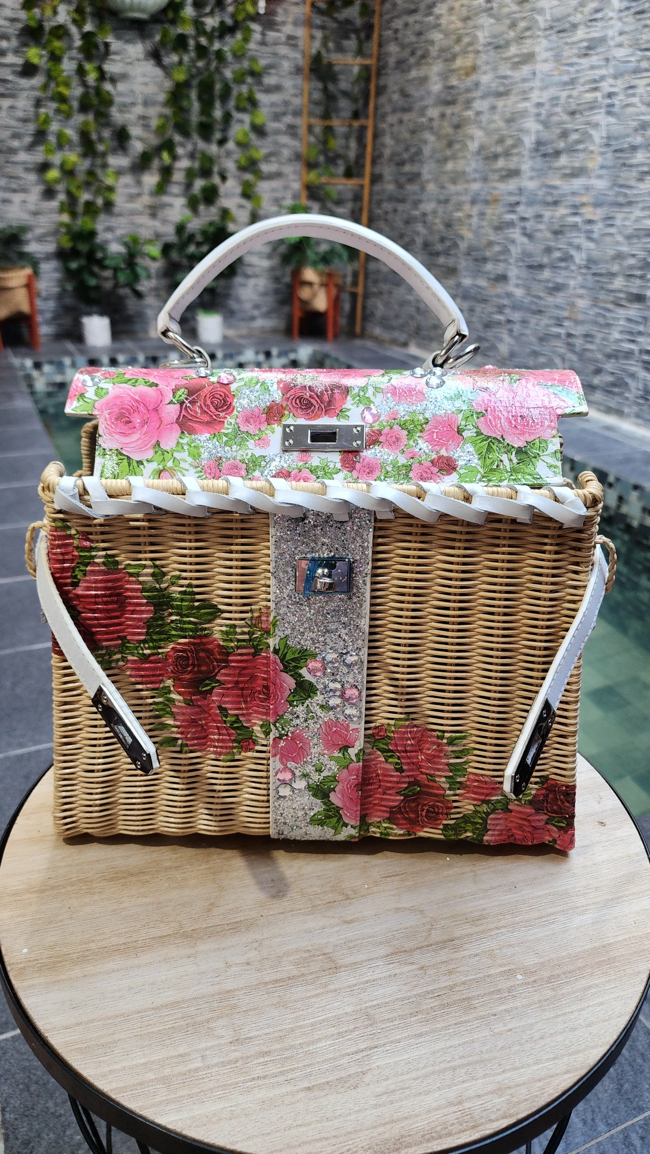 Victorian floral style - White genuine leather - Handmade wicker bag, Medium size (31cm)