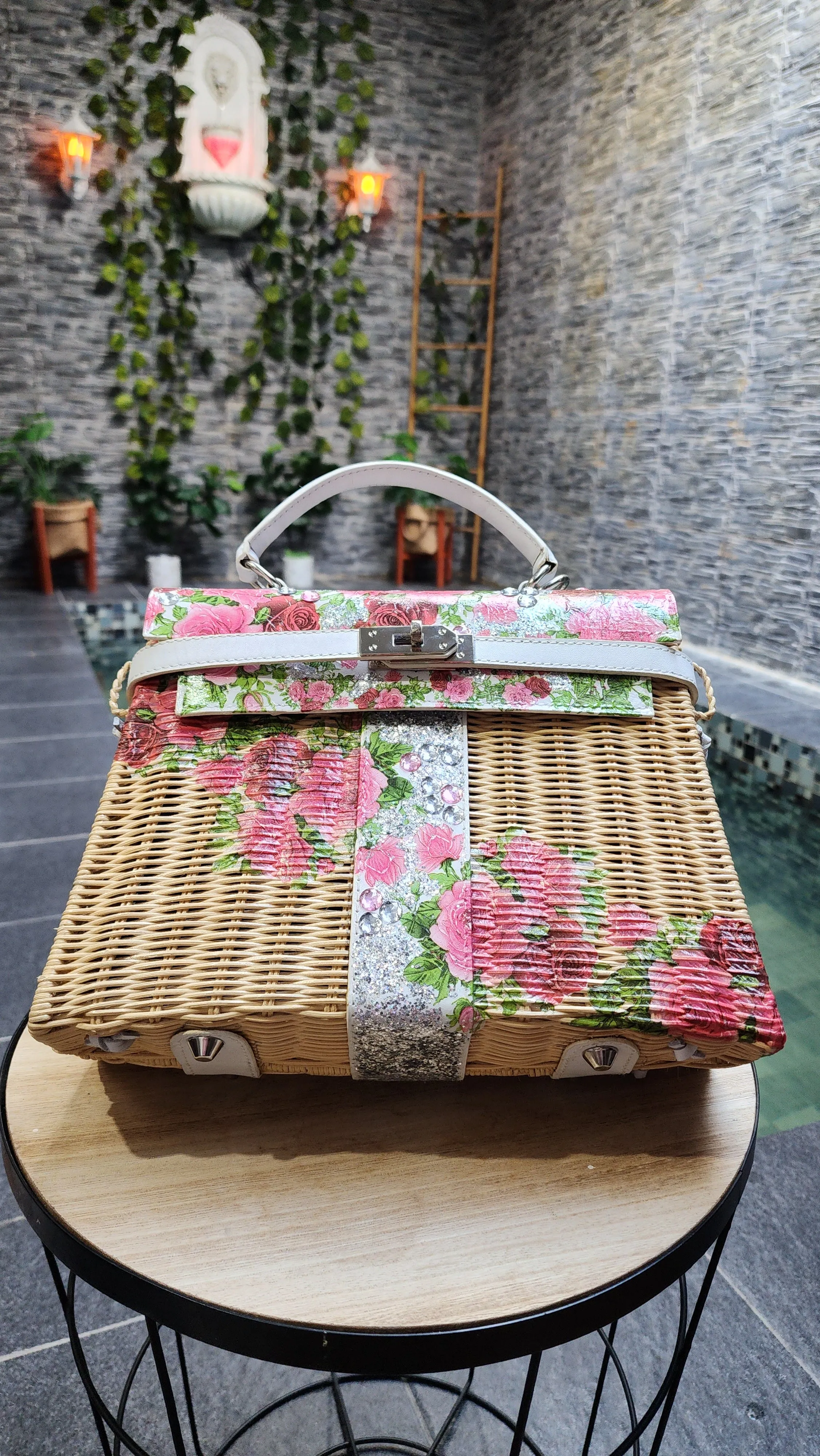Victorian floral style - White genuine leather - Handmade wicker bag, Medium size (31cm)