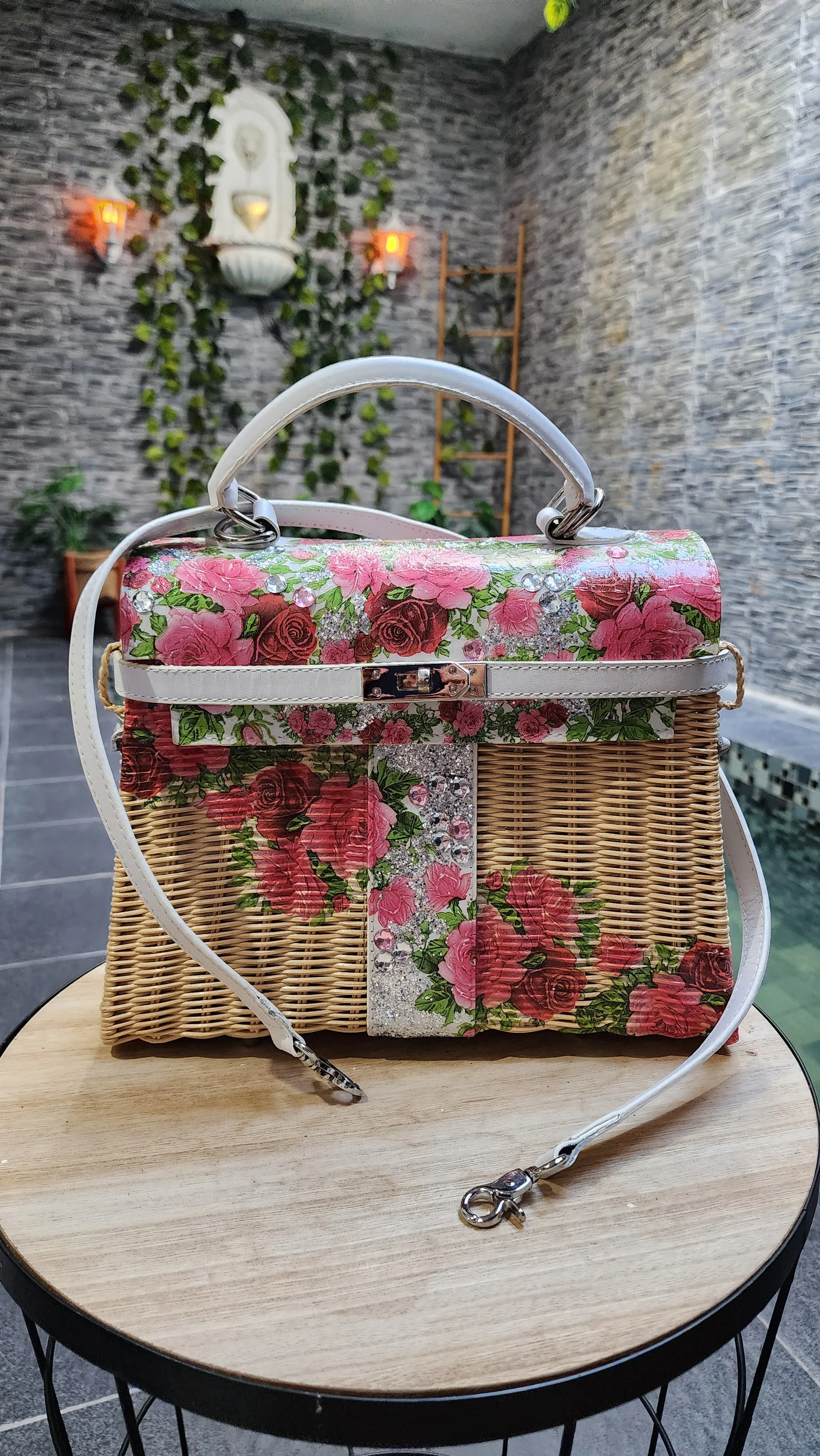 Victorian floral style - White genuine leather - Handmade wicker bag, Medium size (31cm)